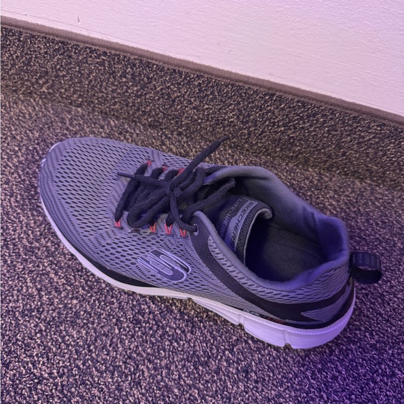 Skechers Running Shoes - Picture 2 of 3